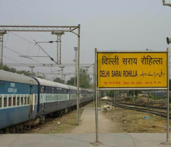रेलगाडिय़ों में भीड़, एनसीआर शहरों के लिए और ट्रेन चलाने की मांग रेलगाडिय़ों में भीड़, एनसीआर शहरों के लिए और ट्रेन चलाने की मांग